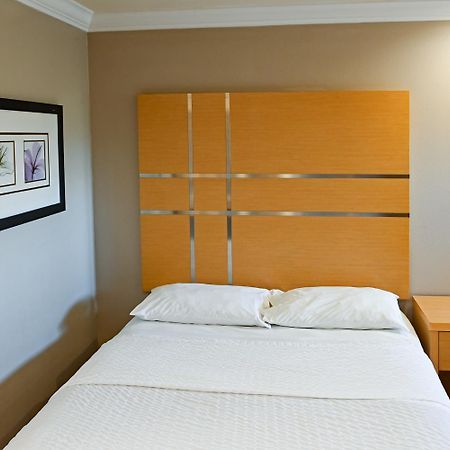 Days Inn By Wyndham San Francisco S/Oyster Point Airport South San Francisco Ngoại thất bức ảnh