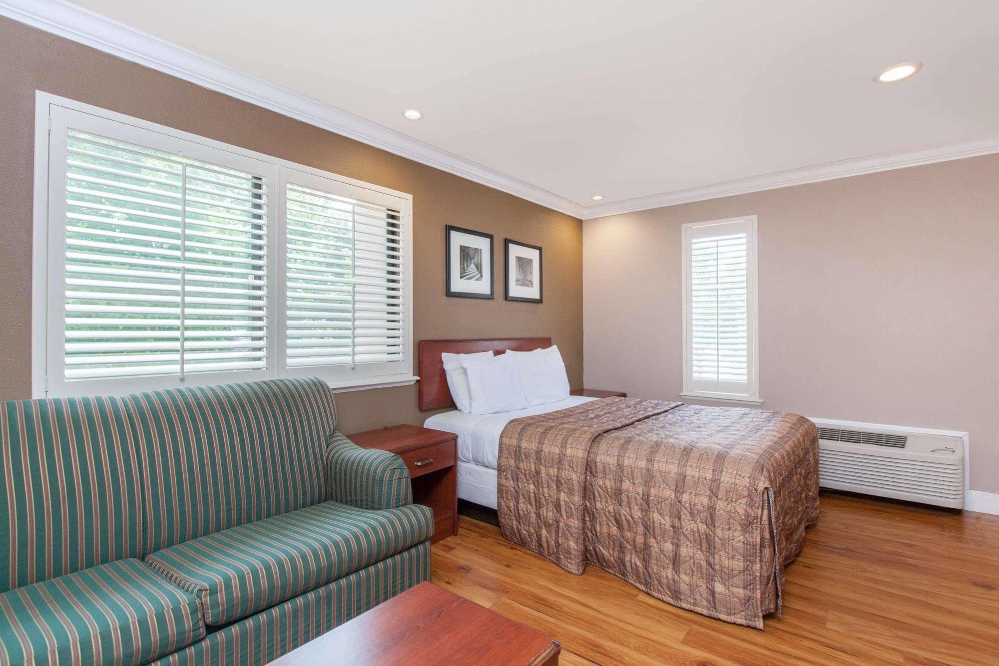 Days Inn By Wyndham San Francisco S/Oyster Point Airport South San Francisco Ngoại thất bức ảnh