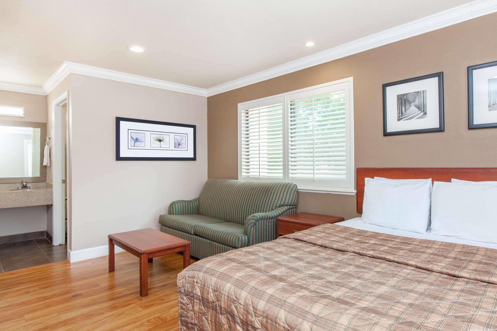 Days Inn By Wyndham San Francisco S/Oyster Point Airport South San Francisco Ngoại thất bức ảnh